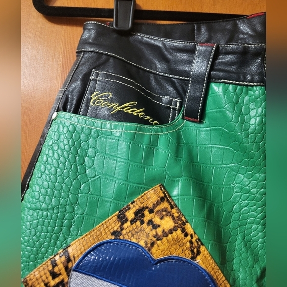 Whensmokeclears World Pants multi color - Picture 2 of 5